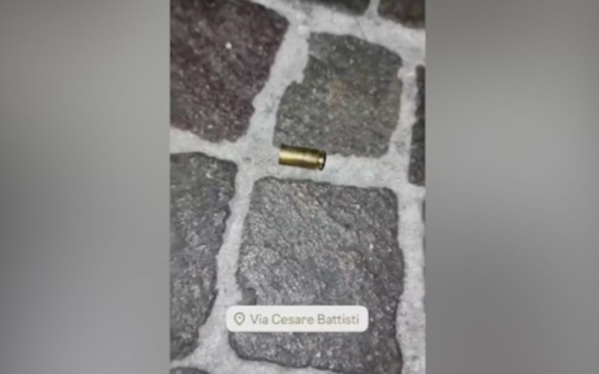 Il bossolo trovato in via Battisti