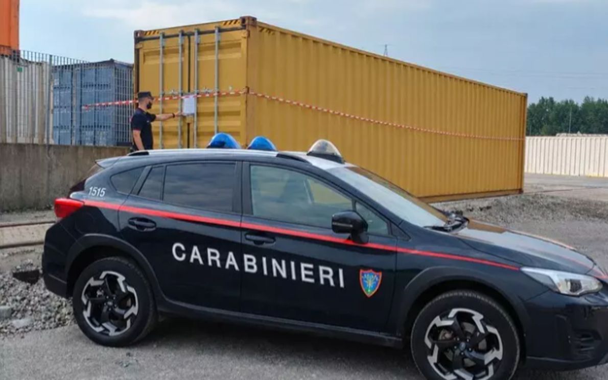 Sequestro container Carabinieri (foto: ANSA)