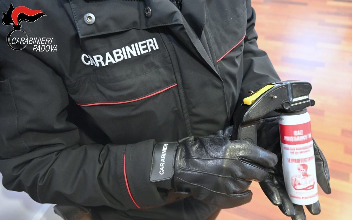 Carabinieri, sequestro spray urticante