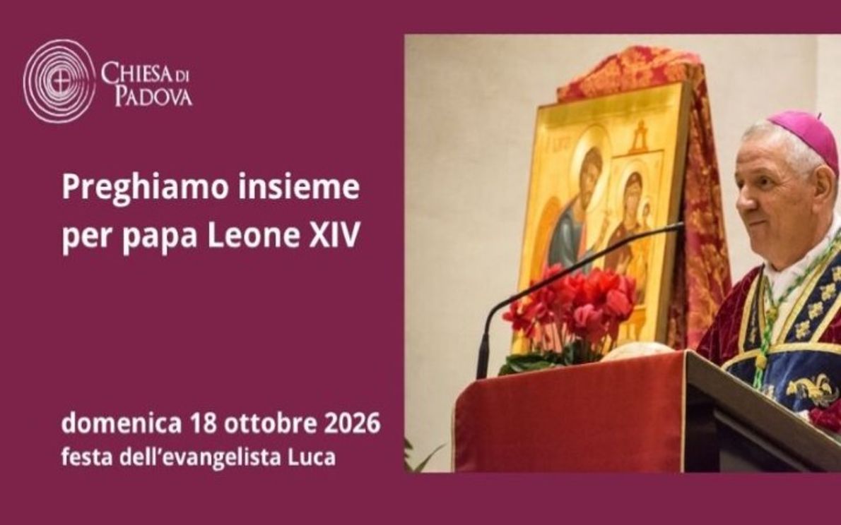 Vescovo prega per il Papa