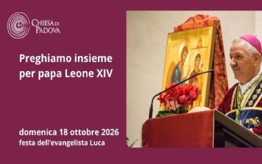 Vescovo prega per il Papa