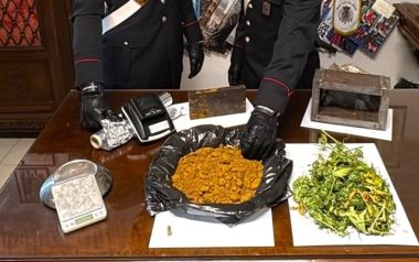Carabinieri, sequestro hashish e marijuana