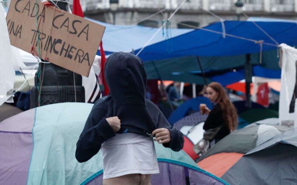 Una manifestazione anti-sfratto (foto Ansa)