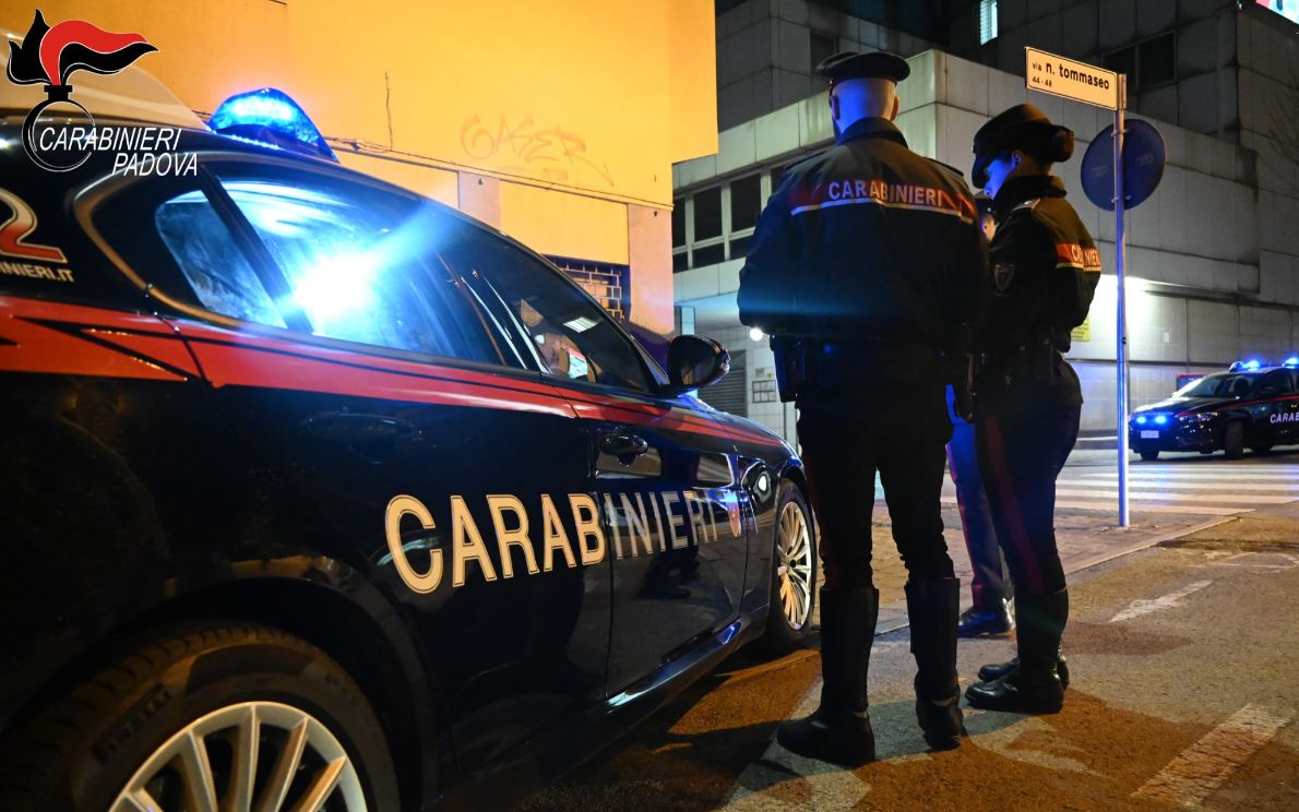 Carabinieri in via Tommaseo