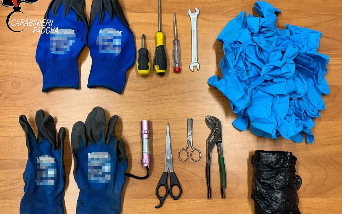 Arnesi da scasso sequestrati dai Carabinieri