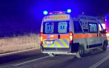 Ambulanza (foto Ansa)