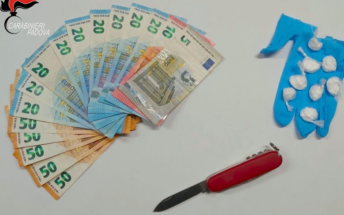 Carabinieri, sequestro di cocaina e coltello