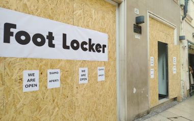 Foot locker
