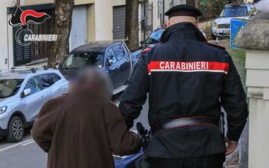 Carabinieri in soccorso di anziani truffati