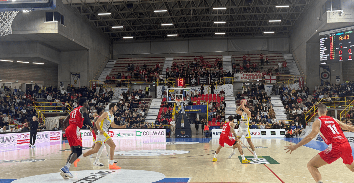 Photo: tggialloblu.telenuovo.it Varese beats Scaligera Verona 99-88 to stop home winning streak